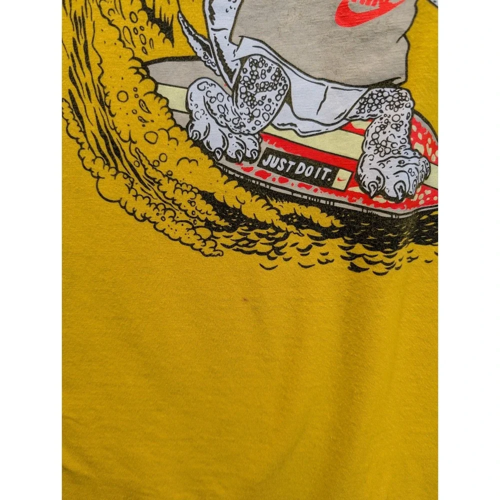 Nike Kids Yellow Turtle Surfing Graphic T Shirt Size‎ M